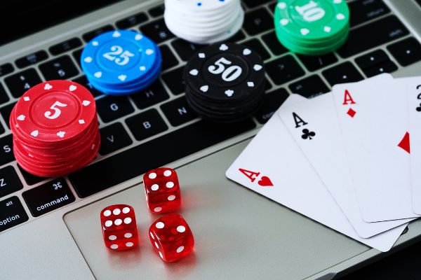 YOM77 ဂိမ်းလော်ဘီ Slots ဂိမ်းများနှင့် Jackpot ဆုရရှိမှုမြင်ကွင်း